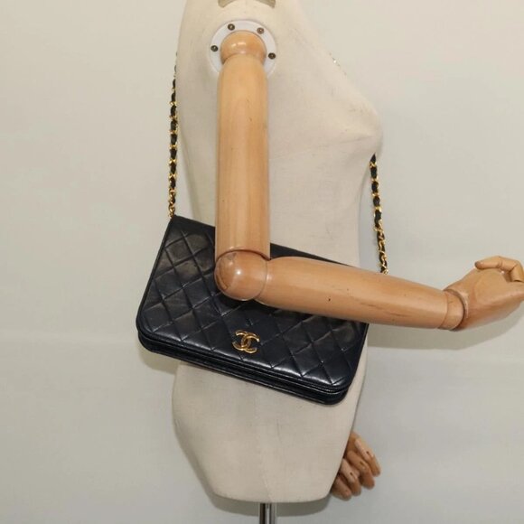 CHANEL Matelasse Chain Shoulder Bag Lamb Skin Navy Gold CC Auth 134020 - Picture 1 of 16